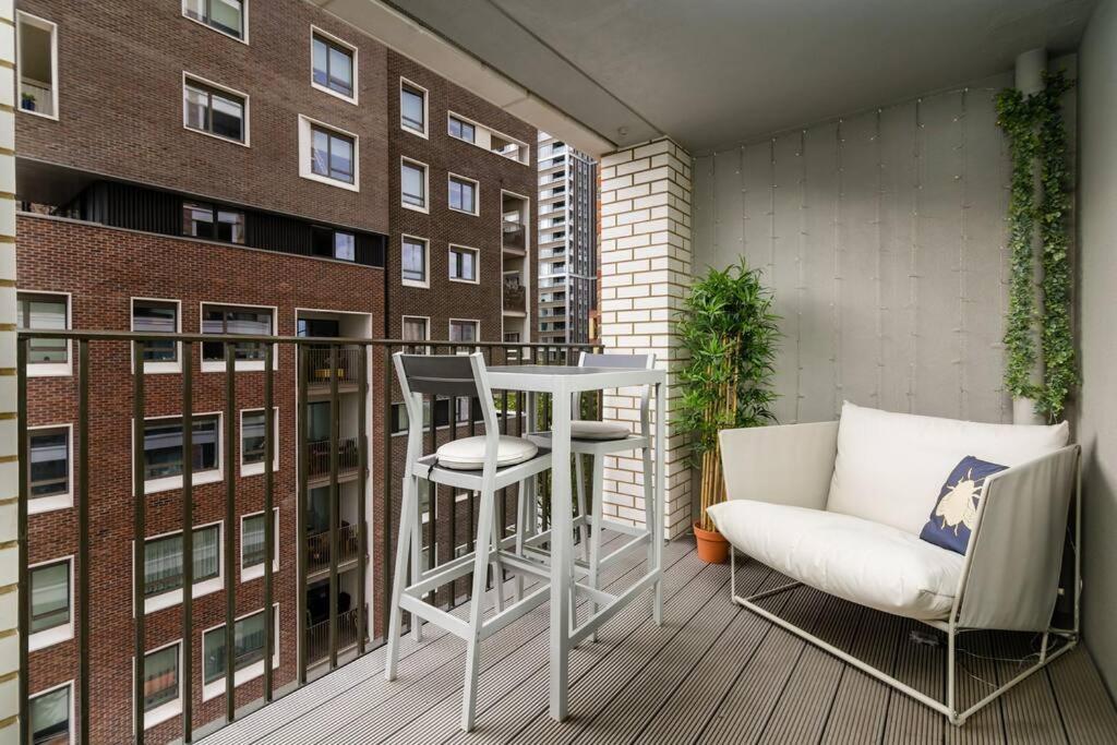 Superb 1 Bedroom Apartment 3Mins From Tube Station Londyn Zewnętrze zdjęcie