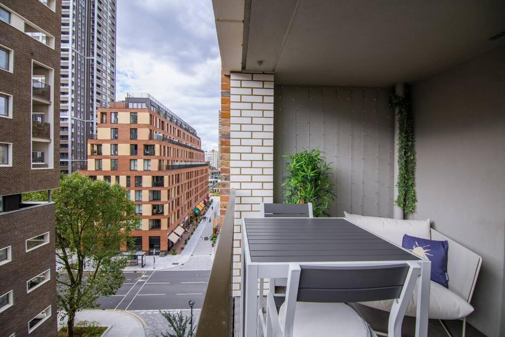 Superb 1 Bedroom Apartment 3Mins From Tube Station Londyn Zewnętrze zdjęcie